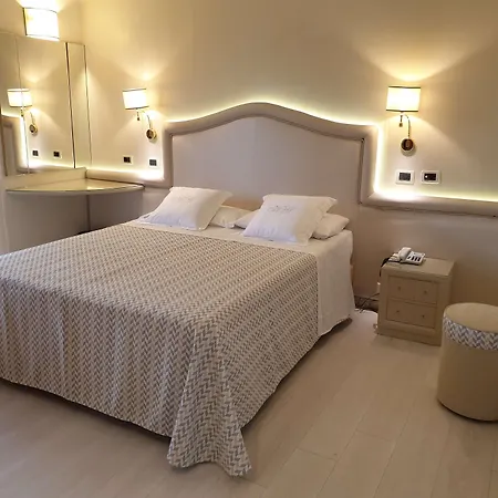 Hotel Globus-2